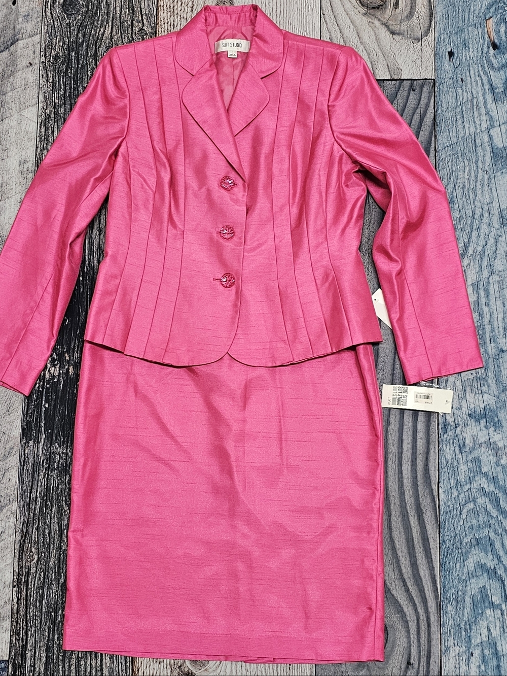 SUIT STUDIO Skirt Suit Set Women's Size 8 Lined & Pads Fuchsia/Pink Shimmery